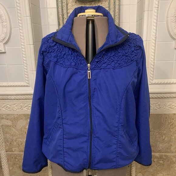 THREE HEARTS. Size XL. Lined Zip Front Jacket. Pucker Yoke Detailing. B59 - Picture 1 of 7